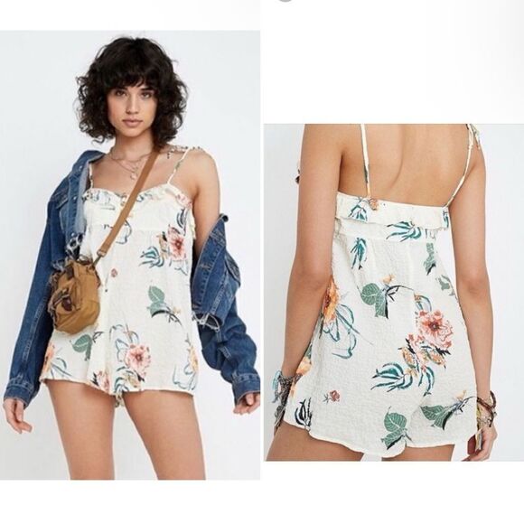 Urban Outfitters Lightweight Floral Romper w/Ties on Shoulders (Size: XS) - Picture 2 of 16